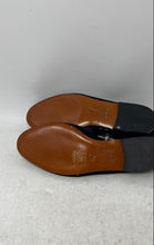Load image into Gallery viewer, Unbranded Womens Black Gray Embroidered Bee Printed Slip-On Loafer Shoes Size 6B
