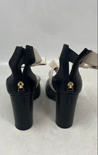 Load image into Gallery viewer, Nine West Womens Dannell Black Beige Back Zip Mary Jane Pump Heels Size 6
