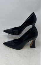 Load image into Gallery viewer, Vince Camuto Womens Akenta Black Pointed Toe Slip-On Pump Heels Size 8.5M
