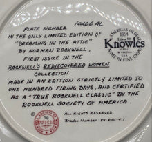 Load image into Gallery viewer, Set Of 2 Pcs Assorted Collector Plates With Certificates Of Authenticity
