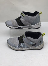 Load image into Gallery viewer, AND1 Kids Boys Blindside 2.0 BBA141ES075 Gray Black Basketball Sneakers Size 4
