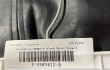 Load image into Gallery viewer, Forever 21 Womens Black Faux Leather Zipper Front Mini Skirt Size Small
