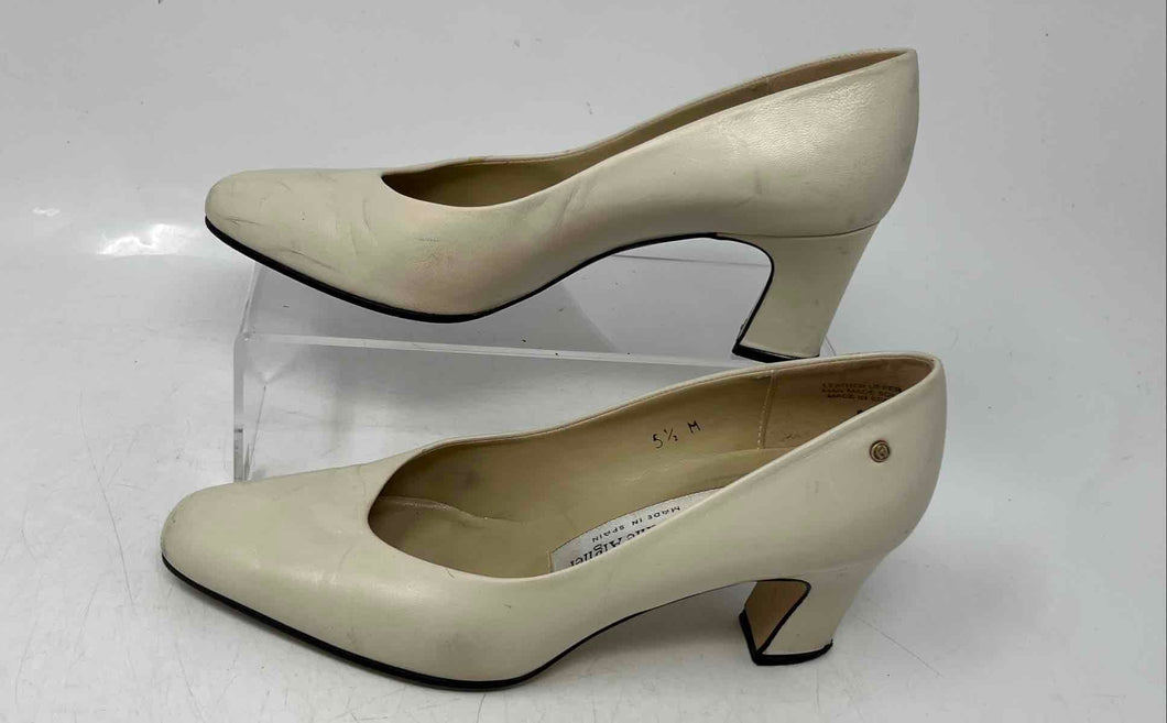 Etienne Aigner Womens Taylor Beige Leather Slip-On Block Pump Heels Size 5.5M