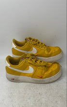 Load image into Gallery viewer, Nike Womens Air Force 1 Low '07 SE Yellow Lace-Up Sneaker Shoes Size 7.5

