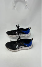 Load image into Gallery viewer, Nike Kids Downshifter 12 DM4194-006 Black Blue White Sneaker Shoes Size 5Y
