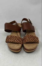 Load image into Gallery viewer, Clarks Collection Womens Seannah Step Brown Woven Platform Sandals Size 7.5M
