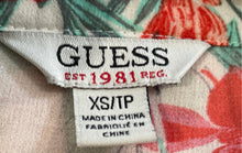 Load image into Gallery viewer, Guess Womens Multicolor Floral Print Sleeveless Button Front Blouse Top Size XS
