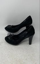 Load image into Gallery viewer, Kenneth Cole Womens Black Round Toe Slip-On Block Pump Heels Size 6.5
