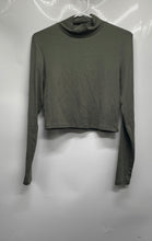 Load image into Gallery viewer, Zara Womens Green Long Sleeve Mock Neck Cropped Pullover Sweater Size M

