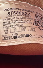Load image into Gallery viewer, Sperry Womens STS86822 Beige Leather Moc Toe Slip-On Boat Shoes Size 8.5
