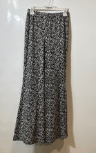 Load image into Gallery viewer, Forever 21 Womens Black White Animal Print Elastic Waist Trouser Pants Size M
