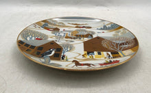 Load image into Gallery viewer, Set Of 2 Pcs Assorted Collector Plates With Certificates Of Authenticity
