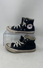 Load image into Gallery viewer, Converse Boys Chuck Taylor All Star 3J231 Black White Lace-Up Tennis Shoes Sz 12
