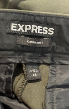 Load image into Gallery viewer, Express Womens Green Pockets Straight Leg Trouser Pants Size 2R
