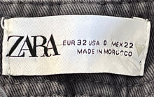 Load image into Gallery viewer, Zara Womens Gray Flat Front Pockets Stretch Straight Leg Cargo Pants Size 0
