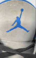 Load image into Gallery viewer, Authentic Nike Mens Black Blue Gray Sneaker Shoes Size 8.5 Damaged Exterior
