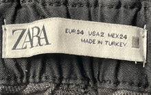 Load image into Gallery viewer, Zara Womens Black Dark Wash Slash Pockets Denim Mom Jeans Pants Size 2
