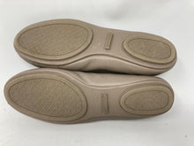 Load image into Gallery viewer, Authentic Tory Burch Womens Brown Leather Ballet Flats Size 6.5M Damaged
