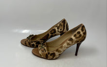 Load image into Gallery viewer, Michael Kors Womens Brown Beige Animal Print Slip-On Stiletto Pump Heels Size 8M
