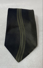 Load image into Gallery viewer, Lombardia Mens Green Printed Silk Keeper Loop Adjustable Pointed Tie
