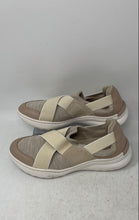 Load image into Gallery viewer, Clarks Womens Teagan Go 13288 Beige Slip-On Low Top Sneaker Shoes Size 8
