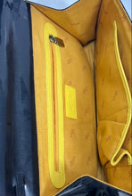 Load image into Gallery viewer, Jeon Los Angeles Womens Multicolor Patent Leather Inner Pockets Shoulder Bag
