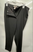Load image into Gallery viewer, H&amp;M Womens Black Flat Front Slash Pockets Straight Leg Ankle Pants Size 10

