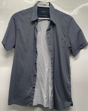 Load image into Gallery viewer, Ted Baker Boys Blue Printed Short Sleeve Collared Button-Up Shirt Size 3
