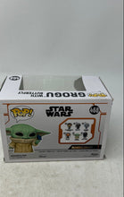 Load image into Gallery viewer, Funko Pop! Star Wars Grogu With Butterfly #468 Special Edition Bobblehead Figure
