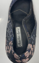 Load image into Gallery viewer, Charles David Womens Denise Blue Pink Floral Print Pump Heels Shoes Size 8
