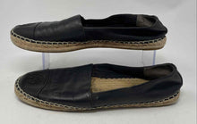 Load image into Gallery viewer, Authentic Tory Burch Womens Black Leather Espadrille Flats Size 9.5 Damaged
