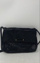 Load image into Gallery viewer, Ganson Womens Black Faux Leather Woven Pattern Inner Pocket Shoulder Bag
