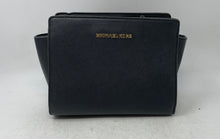 Load image into Gallery viewer, Michael Kors Womens Black Inner Pocket Detachable Strap Crossbody Purse

