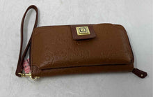 Load image into Gallery viewer, Stone Mountain Womens Brown Spring Bloom Embossed Leather Wristlet Wallet W/ Tag
