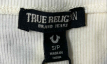Load image into Gallery viewer, True Religion Womens Ivory Ribbed Knit Long Sleeve V-Neck Cropped Top Size Small
