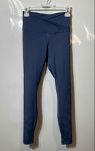 Load image into Gallery viewer, Lululemon Womens Blue Floral Flocked Everlux Sports Ankle Leggings Size 4
