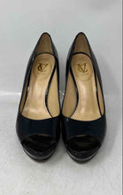 Load image into Gallery viewer, Vero Cuoio Womens Black Peep Toe Slip-On Stiletto Pump Heels Size 7.5
