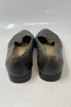 Load image into Gallery viewer, Giorgio Brutini Mens Black Leather Snakeskin Slip-On Loafers Shoes Size 10 1/2M
