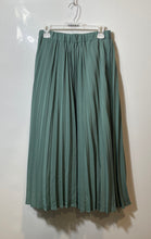 Load image into Gallery viewer, A New Day Womens Green Pleated Front Pull-On A-Line Skirt Size Medium

