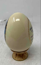 Load image into Gallery viewer, Danbury Mint A Discovery Off Anahola Porcelain Egg By Robert Lyn Nelson
