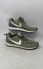 Load image into Gallery viewer, Nike Womens MD Runner 2 ENG 916797-002 Green White Sneaker Shoes Size 10

