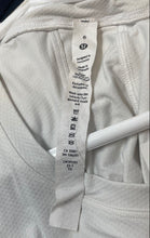 Load image into Gallery viewer, Lululemon Womens Gray Long Sleeve Sports Cropped Pullover T-Shirt Size 6
