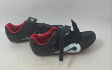 Load image into Gallery viewer, Peloton Unisex Red And Black Leather Round Toe Hook &amp; Loop Cycling Shoes Size 39
