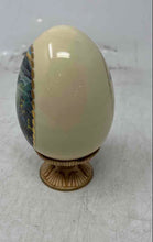Load image into Gallery viewer, The Danbury Mint Honolua Bay Of Piilani Beige Porcelain Egg By Robert Lyn Nelson
