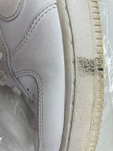 Load image into Gallery viewer, Authentic Nike Womens Air Force 1 Low '07 White Sneakers Shoes Size 8.5 Stained

