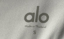 Load image into Gallery viewer, Alo Womens White Sleeveless Collarless Pullover Activewear Sports Bra Size Small
