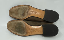 Load image into Gallery viewer, Authentic Salvatore Ferragamo Womens Brown Black Block Pump Heels Size 6 4A
