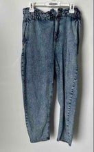Load image into Gallery viewer, Zara Womens Blue Denim Light Wash Stretch Slash Pocket Paperbag Jeans Size 8
