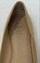 Load image into Gallery viewer, Authentic Tory Burch Womens Trudy Beige Leather Peep Toe Ballet Flats Sz 7C Worn
