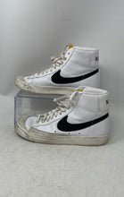 Load image into Gallery viewer, Nike Womens Blazer Mid '77 Vintage White Lace-Up Sneaker Shoes Size 7.5
